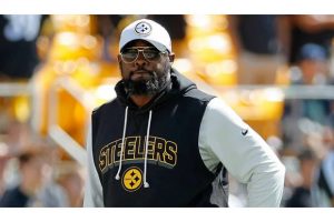Mike Tomlin and the Steelers look to end a long run of playoff futility against the streaking Texans